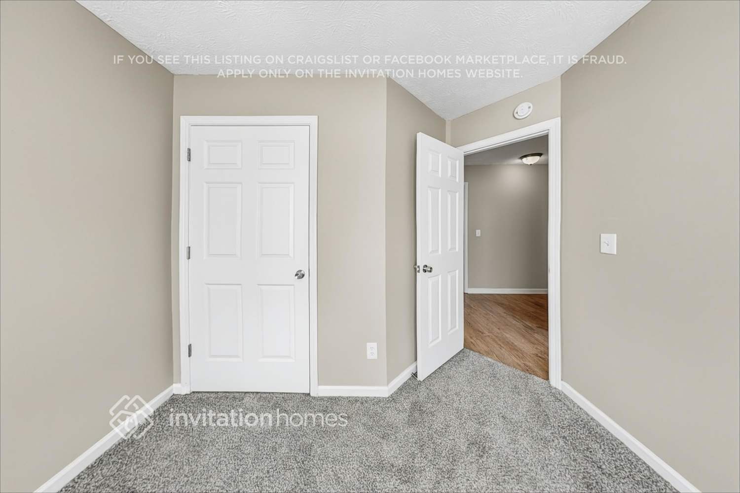 Building Photo - 3933 Edgebrook Dr
