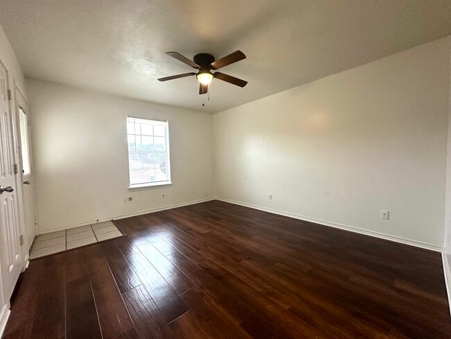 Building Photo - 4 Pinto Cir