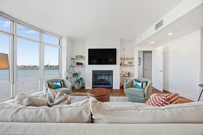 Building Photo - 8100 River Rd