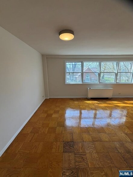 Building Photo - 39 E 39th St