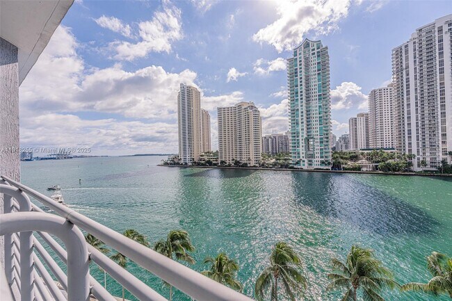 Building Photo - 325 S Biscayne Blvd