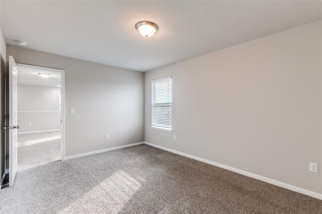 Building Photo - 348 Shiner Ln