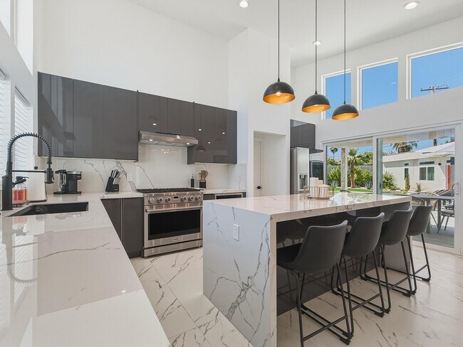 Building Photo - 2197 Jacques Dr