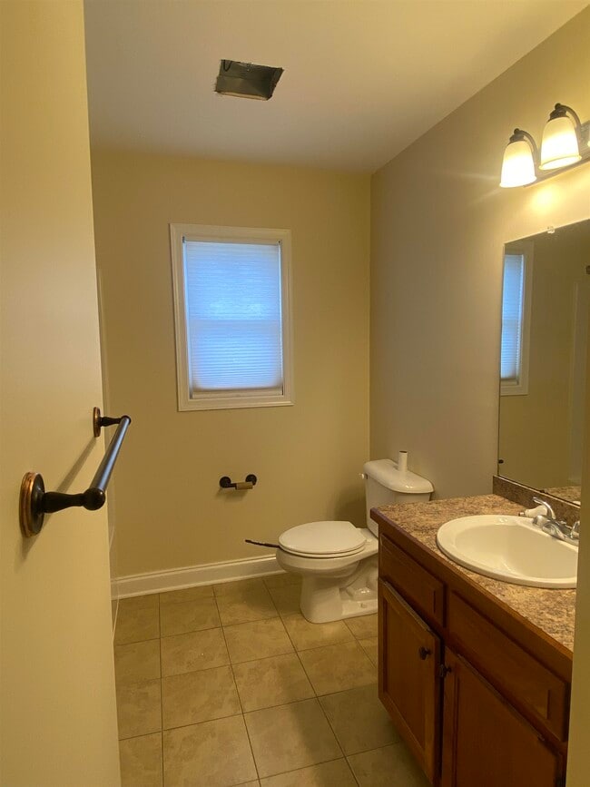 Building Photo - 18 Boulder Dr