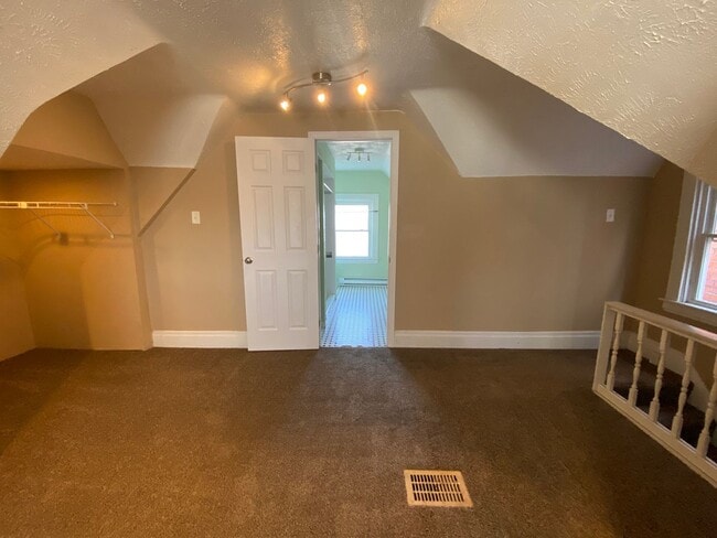 Building Photo - Now showing, Updated 3BR 2 Full Bath house...