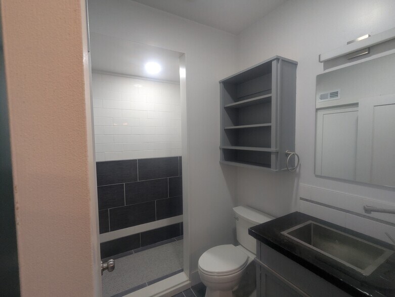 Building Photo - 35 Clinton Ave