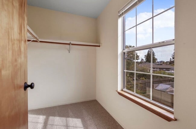 Building Photo - 2436 Paul Minnie Ave
