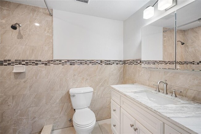 Building Photo - 1605 W Knollwood St