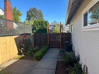 Building Photo - Updated 1 bed, 1 bath in Eugene!