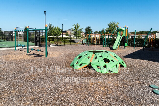 Building Photo - 1837 Amberly Dr