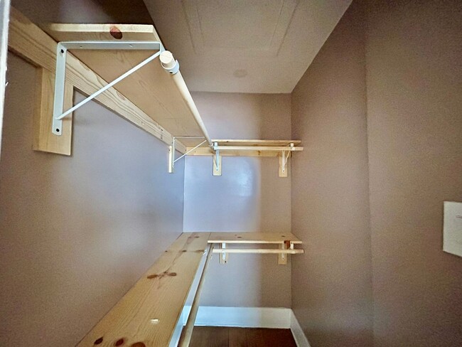 Building Photo - Beautiful 3 Bed Home For Rent!