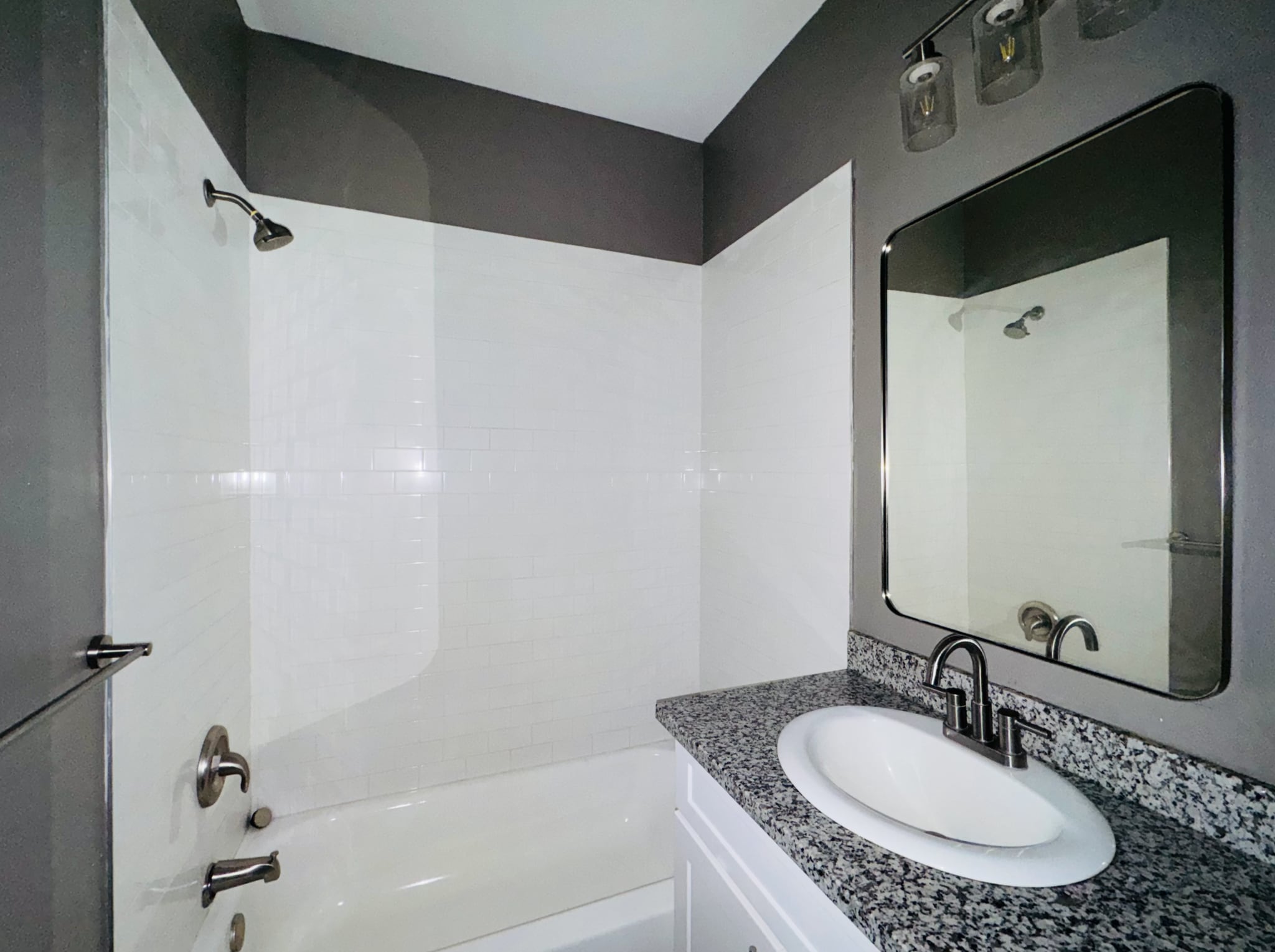 Building Photo - 860 France St