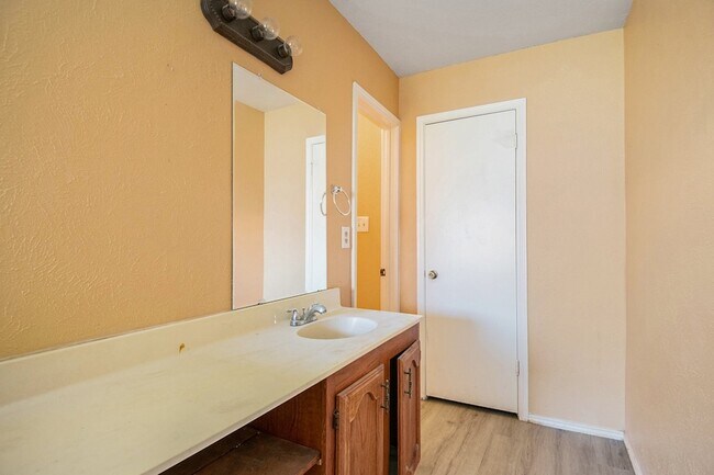 Building Photo - 6600 Brookhaven Ct