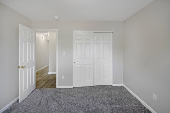 Building Photo - 143 Stonewall Creek Dr