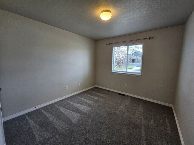 Building Photo - 13256 Park Meadows Dr