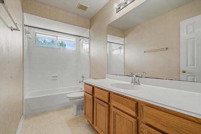 Building Photo - 10840 Sycamore Dr N