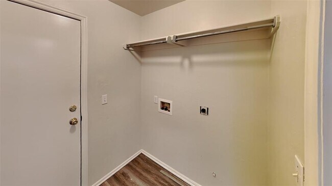 Building Photo - 2013 Cedar Meadow Ln