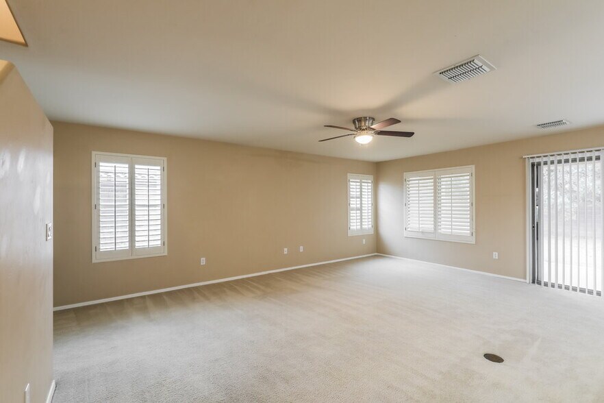 Building Photo - 12890 N Pocatella Dr