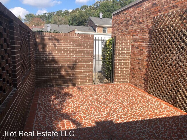 Building Photo - 2 br, 2 bath House - 1647 Executive Park L...