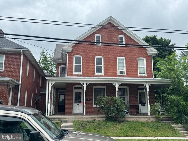 Building Photo - 453 W Middle St
