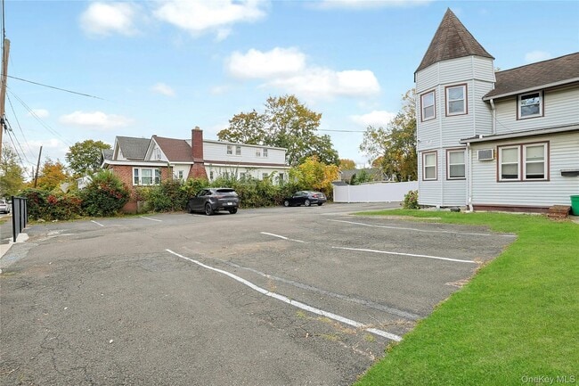 Building Photo - 169 Sickles Ave