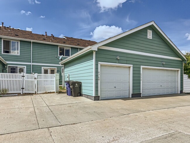 Building Photo - Amazing 2BR, 3BTH w/Garage in First Creek