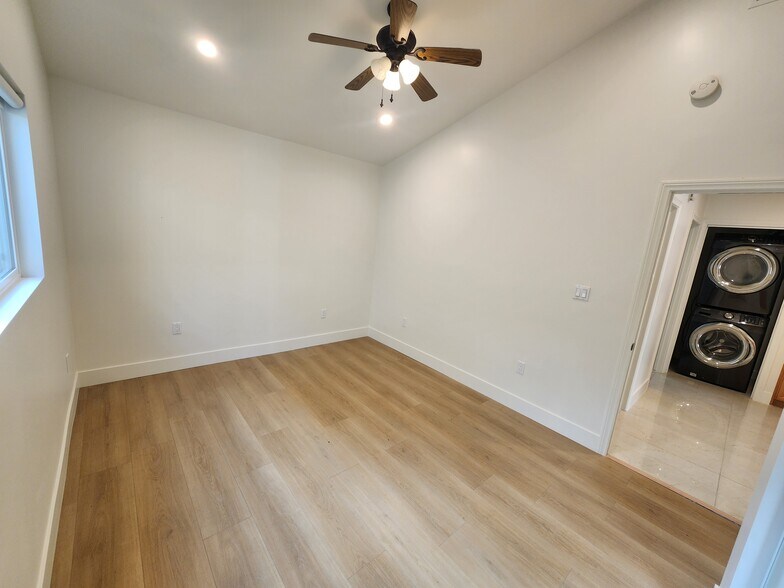 Building Photo - 10528 Tuxford St