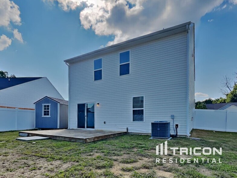 Building Photo - 350 Pillow Ln