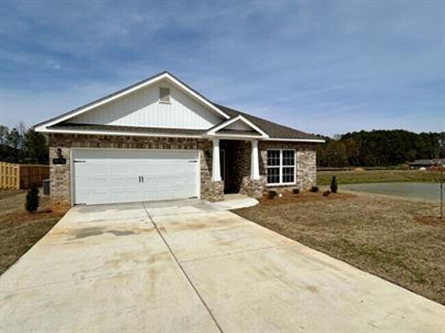 Building Photo - Relax & Unwind in This Peaceful 4 Bedroom ...