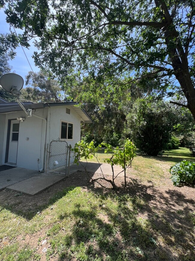 Building Photo - 7119 Pleasants Valley Rd