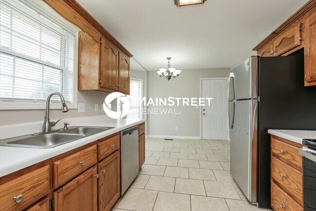 Building Photo - 3 Bedroom Pet-Friendly Home in GOODLETTSVILLE, TN with Main Street Renewal