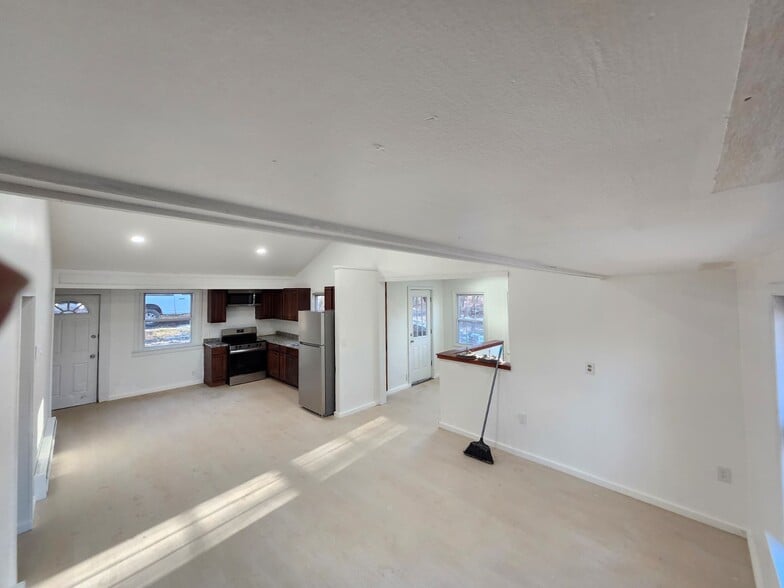 Building Photo - 2 Wildwood Trl