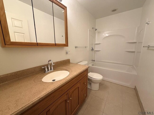 Building Photo - 1915 Young St