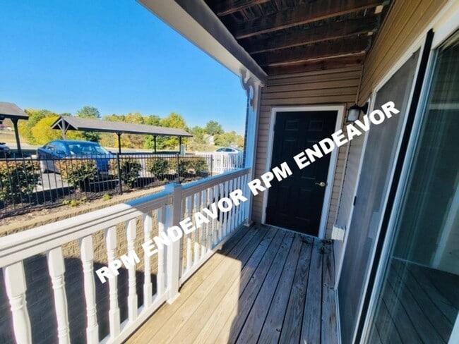 Building Photo - 2 Bed, 2 Bath, Move in Ready!