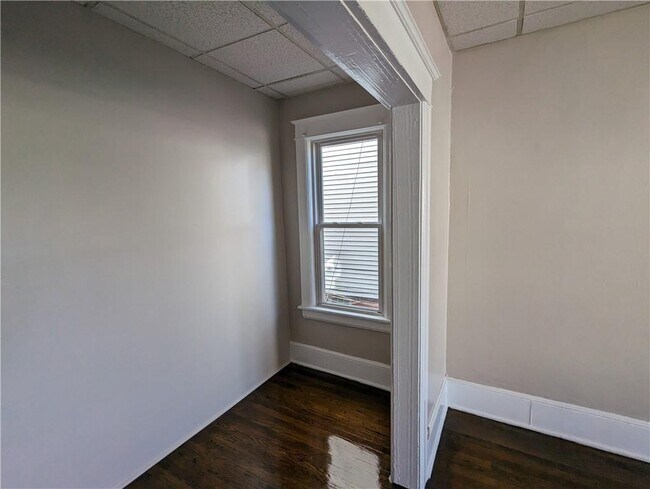 Building Photo - 65 Academy St