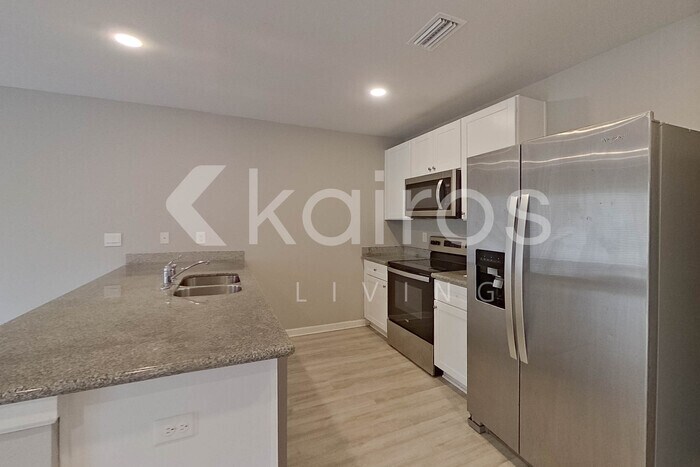 Building Photo - 253 Monarch Ln