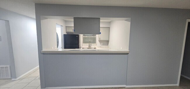Building Photo - 5684 Tomoka Dr