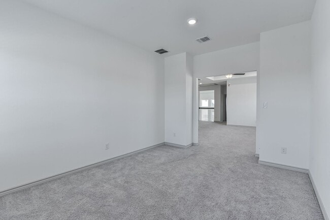 Building Photo - 7915 Gold Dr