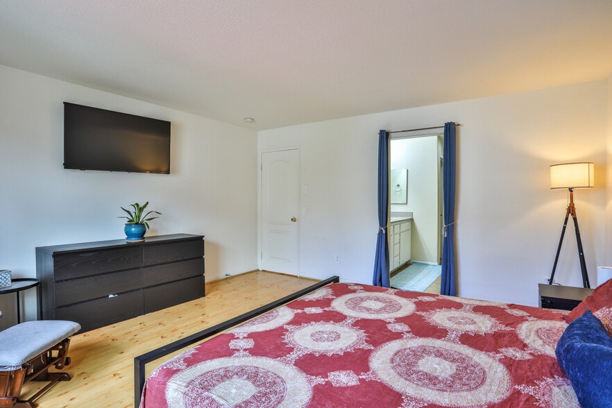 Building Photo - 17828 Woodbine Ct