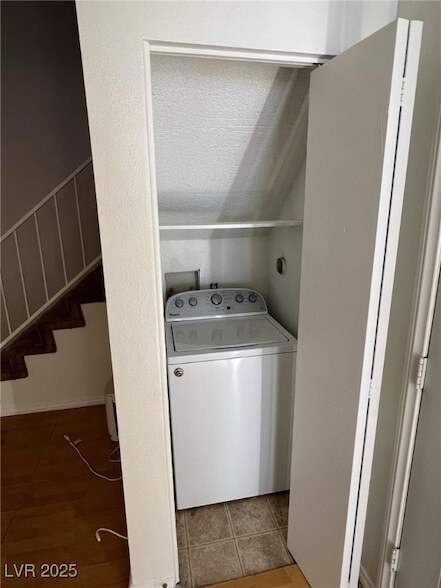 Building Photo - 913 Willow Tree Dr