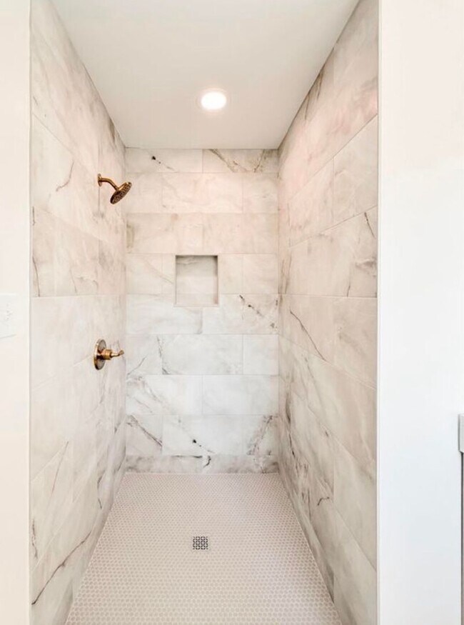 Building Photo - Beautiful 3/2 Home Available Now!