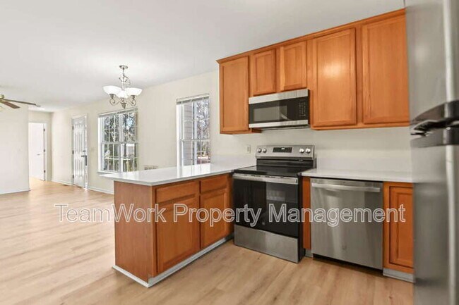 Building Photo - 131 Boone St