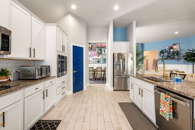 Building Photo - 3323 Majestic Pne Ln