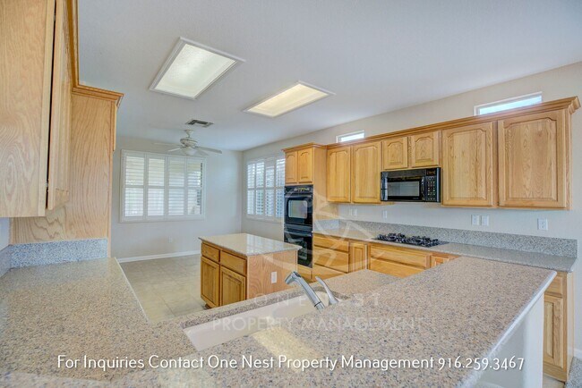 Building Photo - 2 bedroom, 2 bathroom + Casita in Sun City Lincoln Hills