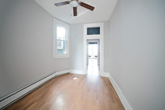 Building Photo - 139 Hopkins Ave