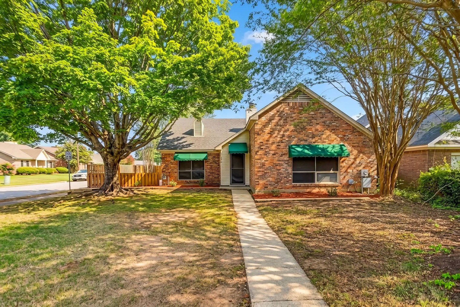 Building Photo - 390 Dalraida Rd