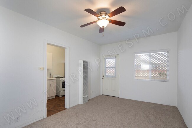 Building Photo - Rare Coastal 1BR Between Windansea Beach a...