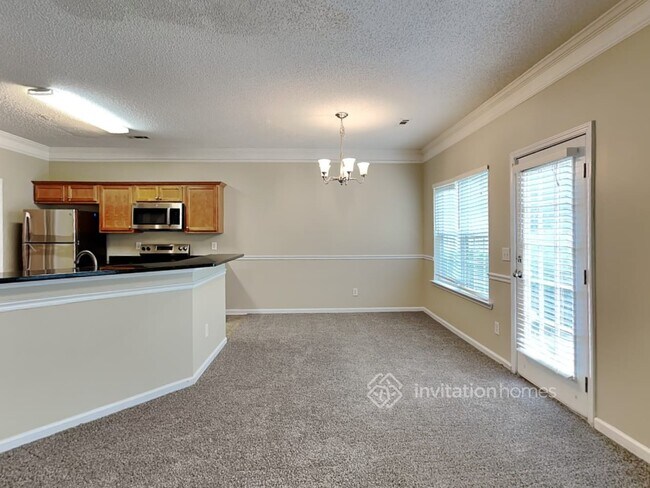 Building Photo - 526 Hansen Dr