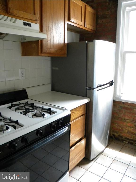 Building Photo - 935 S Charles St