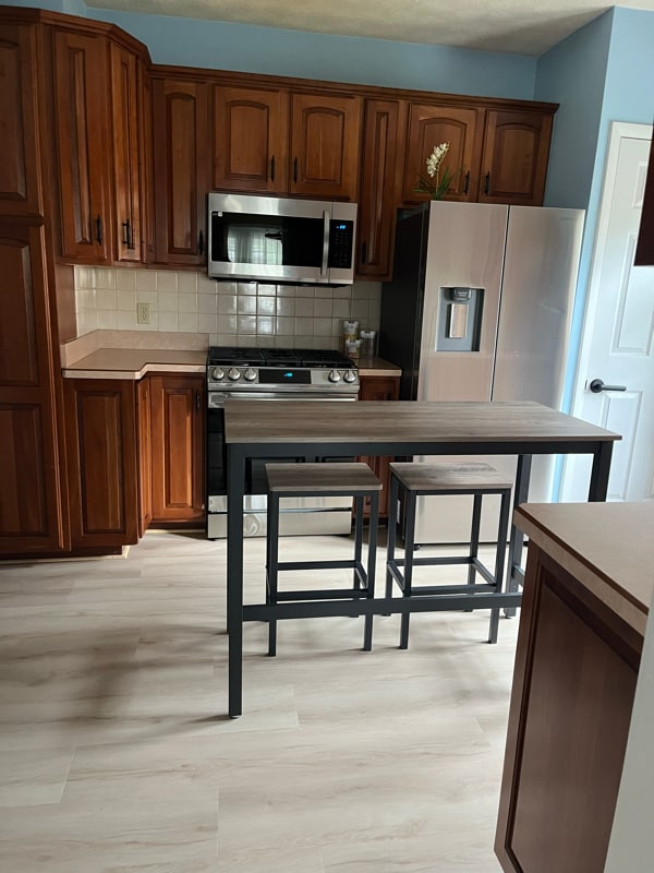 Building Photo - 369 E Tuscarawas Ave